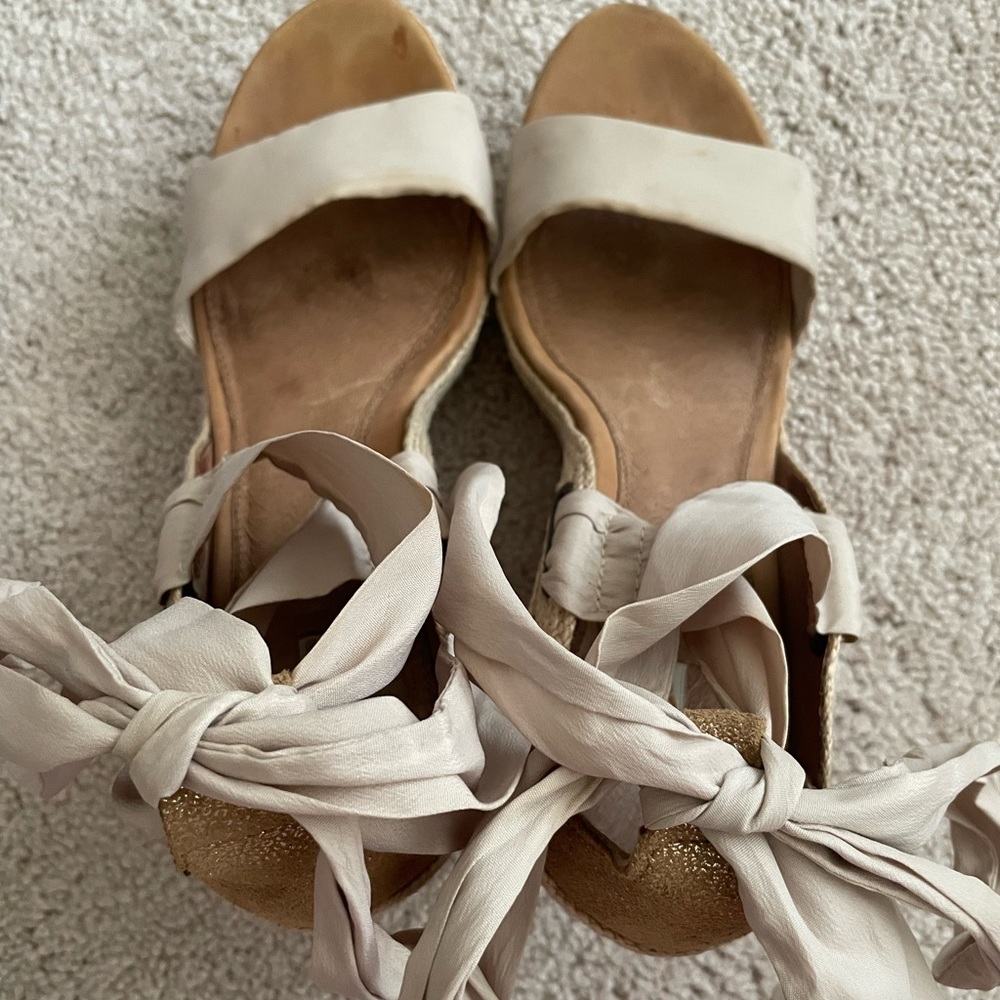 WEDGE HEELS